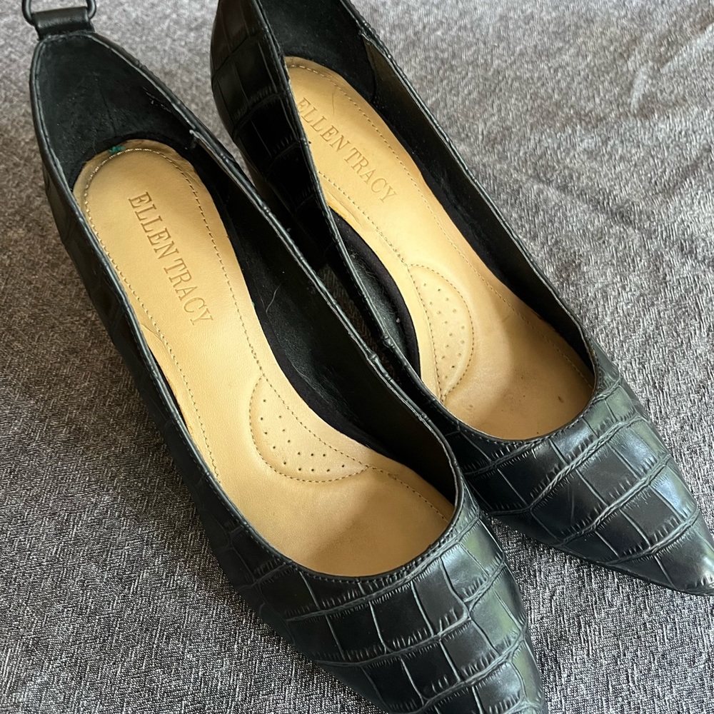 Ellen Tracy black heels